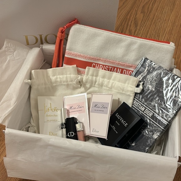 Dior Notebook and Red Pouch Set - Picture 7 of 8